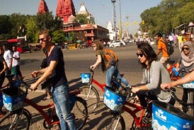 Únase al recorrido ciclista matutino del río Yamuna