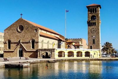 Tour privado de día completo con guía superior que presenta lo mejor y lo más de Rodas