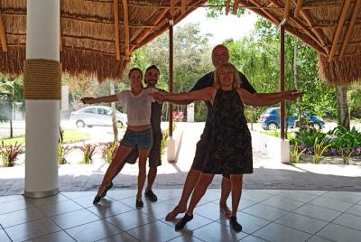 ✋Cancun Salsa or Bachata Dance lessons Classes things to do at ni