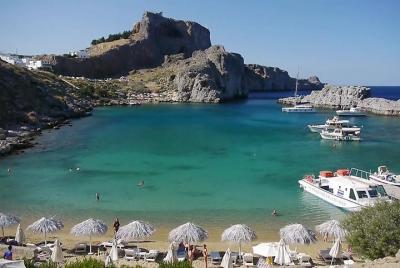 Transferencia de retorno privada de Rhodes - Aeropuerto de Rodas a Archangelos (y regreso)