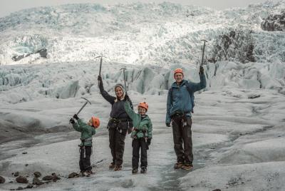 Paquete fotográfico de 10 tomas: caminata de 4 horas por el glaciar en Skaftafell