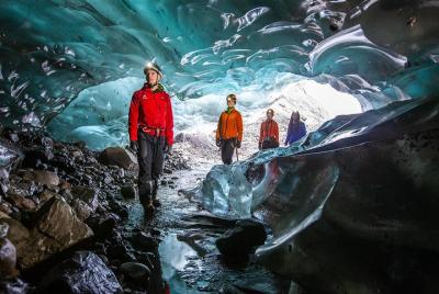 Caminata por el glaciar y la cueva de hielo Skaftafell de 5 horas para grupos pequeños
