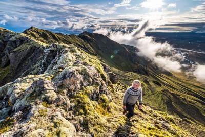 Caminata al volcán de Islandia