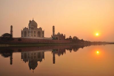 Excursión de medio día a Taj Mahal Sunrise desde Agra