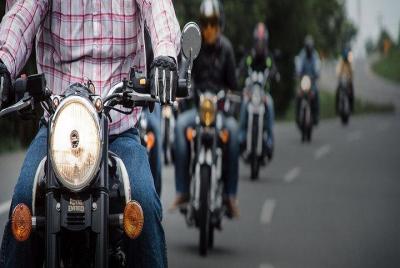 Visita a Fatehpursikri (Agra) en una motocicleta Royal Enfield Bullet