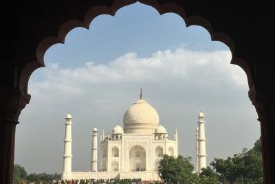 Servicio de guía para Sunrise Taj Mahal y Agra Fort Tour