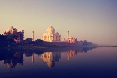 Excursión exclusiva al atardecer en el Taj Mahal con paseo en bote en un día