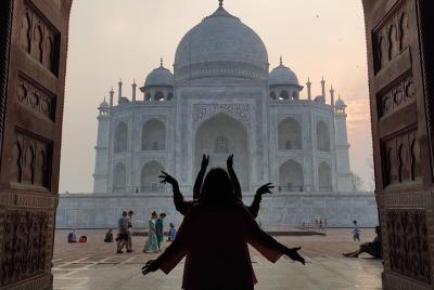  Tour al Taj Mahal con templos, mezquitas y otras excursiones en Agra (automóvil privado