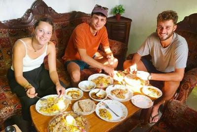 Cocine y cene con una familia local