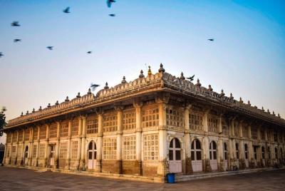 Recorrido privado por la ciudad de Ahmedabad, incluido el mercado nocturno local Recorrido privado por la ciudad de Ahmedabad, incluido el mercado nocturno local