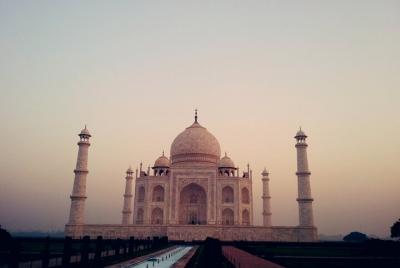  Taj Mahal Sunrise & Sunset Tour nocturno en Agra con vuelos de regreso