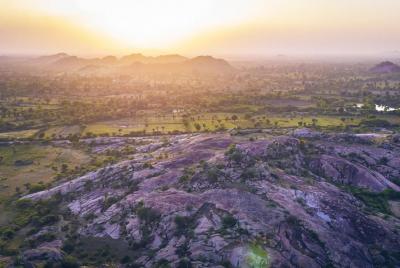Ahmedabad al monte Abu: tour por los templos de Dilwara y el santuario del monte Abu Ahmedabad al monte Abu: tour por los templos de Dilwara y el santuario del monte Abu