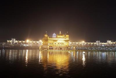 Tour de 4 noches a 5 días en Amritsar con paseo por el patrimonio y visita al pueblo Tour de 4 noches a 5 días en Amritsar con paseo por el patrimonio y visita al pueblo