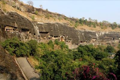 Excursión privada de un día desde Aurangabad a las cuevas de Ajanta y Ellora Excursión privada de un día desde Aurangabad a las cuevas de Ajanta y Ellora