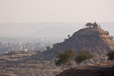 Lo mejor de Aurangabad con cuevas (visita guiada de día completo por la ciudad en coche) Lo mejor de Aurangabad con cuevas (visita guiada de día completo por la ciudad en coche)