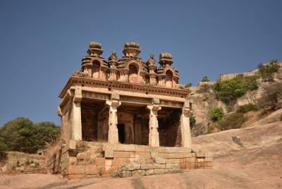 Excursión privada de día completo a Channarayana Durga desde Bang Excursión privada de día completo a Channarayana Durga desde Bang