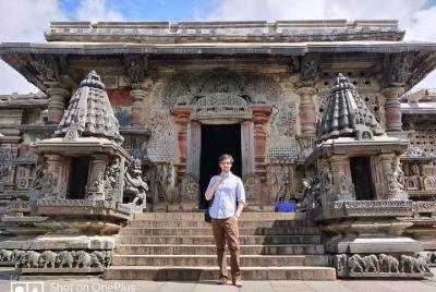 Excursión de un día desde Bangalore a Belur y Halebid con guía y en automóvil privado