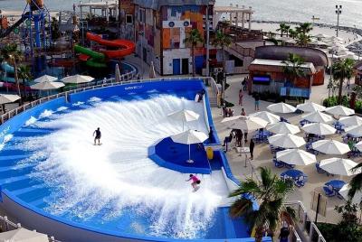 Entrada al parque acuático Laguna con comidas y traslados compart