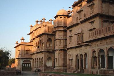 Recorrido autoguiado por la ciudad de Bikaner con entrega en Jaipur Recorrido autoguiado por la ciudad de Bikaner con entrega en Jaipur