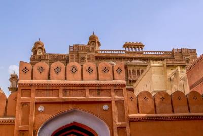 Rutas patrimoniales y culturales de Bikaner (visita guiada a pie de 2 horas) Rutas patrimoniales y culturales de Bikaner (visita guiada a pie de 2 horas)