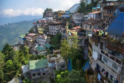 Excursión de un día a Darjeeling (experiencia de turismo privado guiado desde Gangtok) Excursión de un día a Darjeeling (experiencia de turismo privado guiado desde Gangtok)