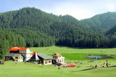 Caminata por la naturaleza y el pueblo en Dharamshala Caminata por la naturaleza y el pueblo en Dharamshala