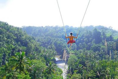 Experiencia en Bali Swing & White Water Rafting Experiencia en Bali Swing & White Water Rafting