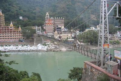 Tour privado de una noche a Haridwar y Rishikesh con hotel de 4 estrellas Tour privado de una noche a Haridwar y Rishikesh con hotel de 4 estrellas