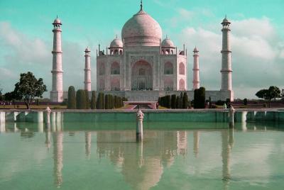Tour nocturno de Hyderabad a Taj Mahal al amanecer y al atardecer con vuelos de regreso Tour nocturno de Hyderabad a Taj Mahal al amanecer y al atardecer con vuelos de regreso