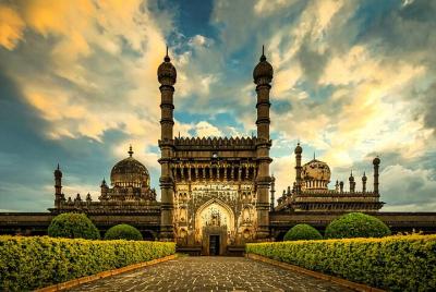Excursión de 5 días a Hyderabad y Bijapur Excursión de 5 días a Hyderabad y Bijapur