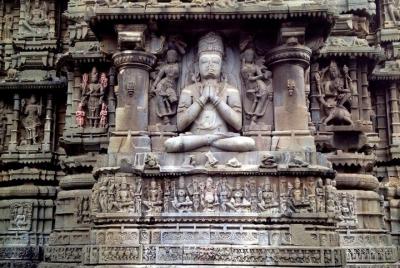 Hyderabad a Aurangabad Conduzca para explorar la maravilla artificial de la India Hyderabad a Aurangabad Conduzca para explorar la maravilla artificial de la India
