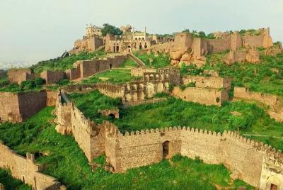 Recorrido histórico de 8 horas por el fuerte de Golconda, las tumbas y el recorrido por la ciudad vieja de Hyderabad y almuerzo Recorrido histórico de 8 horas por el fuerte de Golconda, las tumbas y el recorrido por la ciudad vieja de Hyderabad y almuerzo