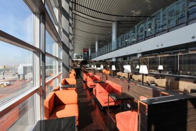 Aeropuerto Internacional Rajiv Gandhi Plaza Premium Lounge Salida internacional) Aeropuerto Internacional Rajiv Gandhi Plaza Premium Lounge Salida internacional)