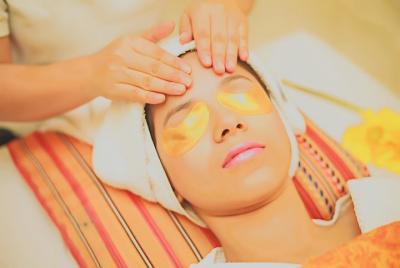 60min Phytomor Facial (hidratación, brillo de la piel, antienvejecimiento) 60min Phytomor Facial (hidratación, brillo de la piel, antienvejecimiento)