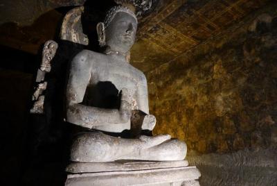 Cuevas de Ajanta Ellora ex-Hyderabad en un fin de semana: un tour privado de lujo por el patrimonio Cuevas de Ajanta Ellora ex-Hyderabad en un fin de semana: un tour privado de lujo por el patrimonio