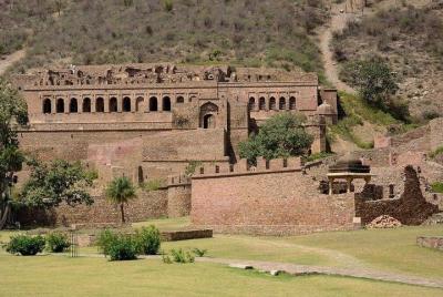 Mismo día - Abhaneri | Templo de los monos | Fuerte Bhangarh desde Jaipur Mismo día - Abhaneri | Templo de los monos | Fuerte Bhangarh desde Jaipur