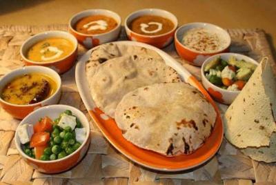 Clase de cocina de Jaipur y cena casera con familia india