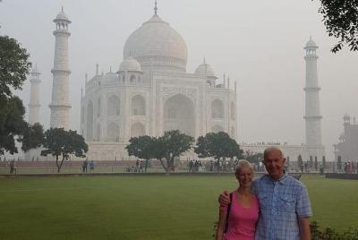 Recorrido cultural, recorrido histórico, recorrido de compras, turismo y recorrido por la ciudad. Recorrido cultural, recorrido histórico, recorrido de compras, turismo y recorrido por la ciudad.