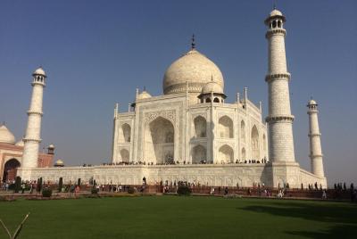 Tour privado de un día completo al Taj Mahal y el Fuerte de Agra en auto desde Jaipur