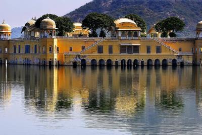 Tour privado de día completo por la ciudad de Jaipur con guía profesional Tour privado de día completo por la ciudad de Jaipur con guía profesional