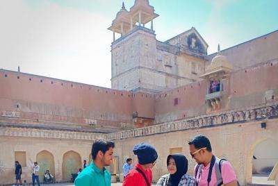 Tour privado de un día en la ciudad de Jaipur, que incluye comida india tradicional Tour privado de un día en la ciudad de Jaipur, que incluye comida india tradicional