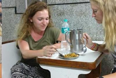 Clases de cocina tradicional de Rajasthani y cena con la familia Chef