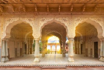 Excursión privada de medio día a Jaipur Amer Fort, Jal Mahal y Stepwell Excursión privada de medio día a Jaipur Amer Fort, Jal Mahal y Stepwell