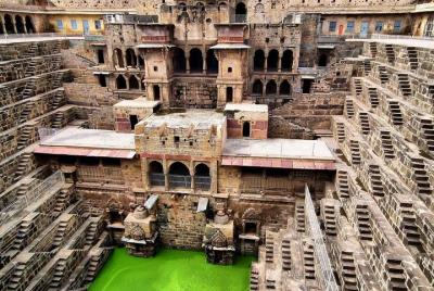 Chand Baori (Paso bien) Entradas electrónicas sin colas con guía Chand Baori (Paso bien) Entradas electrónicas sin colas con guía