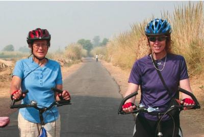 Viaje en bicicleta por el campo de Jaipur
