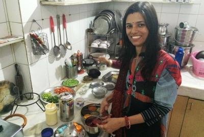 Tour de mercado privado y cocina vegetariana Clase y comida en una casa local de Jaipur