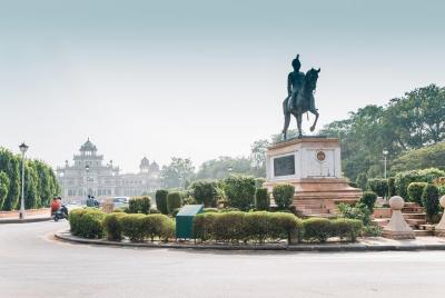 Descubra Pink City en TukTuk (visita guiada de 2 horas con degustación de comida) en Jaipur