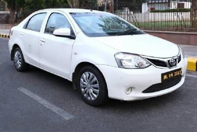 Traslado privado desde el aeropuerto de jaipur al hotel en jaipur