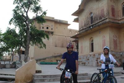 Majestic Jaipur en pedales: un recorrido en bicicleta autoguiado de día completo