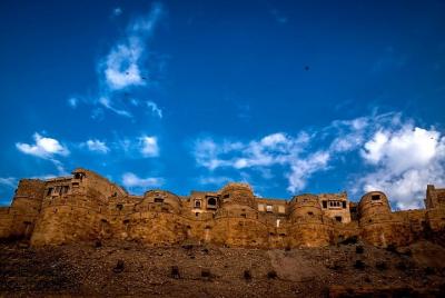 Jaisalmer City Tour con Kuldhara Village, Sunset at Sand dunes & Jeep Safari